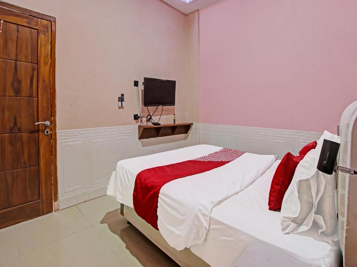 Oyo 91490 Hotel Rumah Kita Cirebon Exterior photo